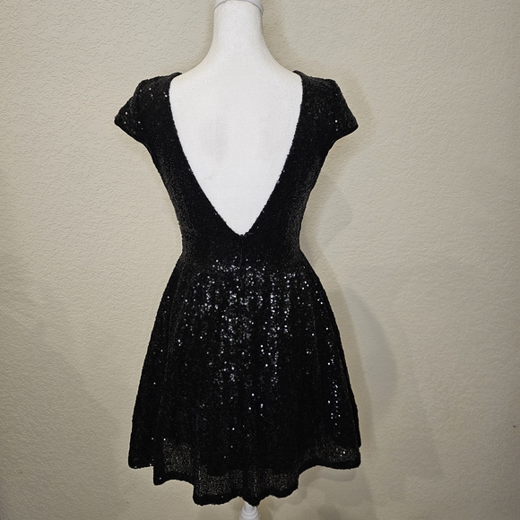 B. Darlin Black Sequin Dress A-line Cap Sleeve Sz 5/6 - Picture 5 of 8